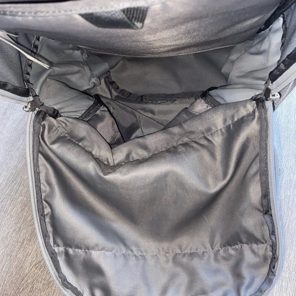The NorthFace Grey Jester Backpack Everyday School 1492